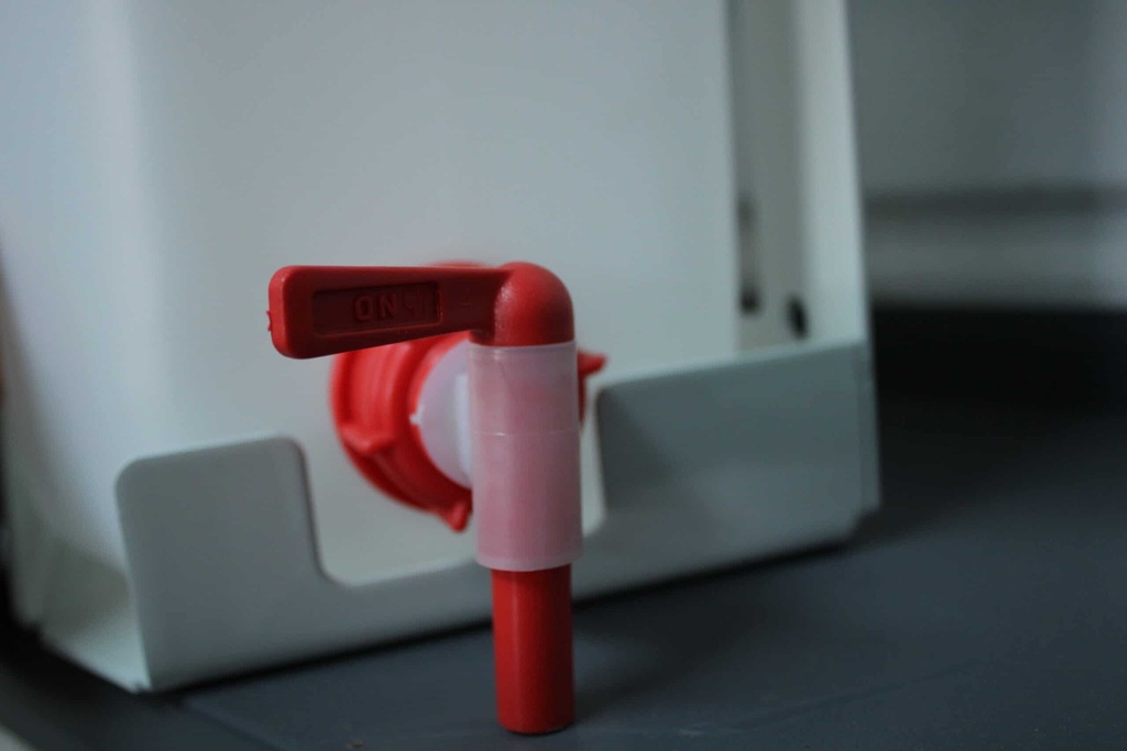 Iron jerrycan holder for 10 L plastic jerrycan. with tap, retaining strap and 10 L food jerrycan. INCLUDED.