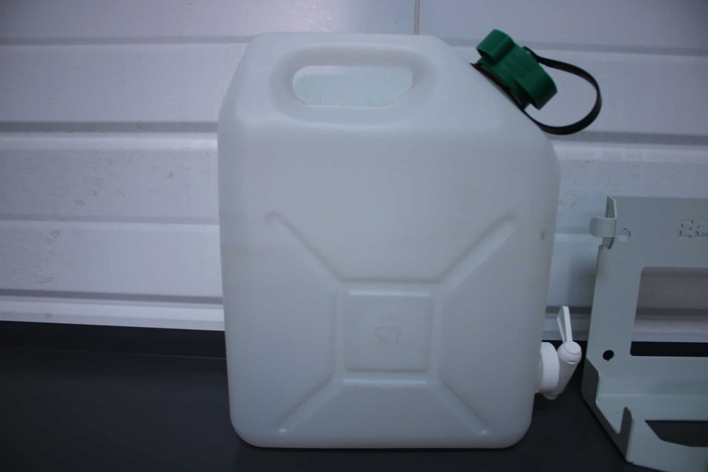Iron jerrycan holder for 10 L plastic jerrycan. with tap, retaining strap and 10 L food jerrycan. INCLUDED.