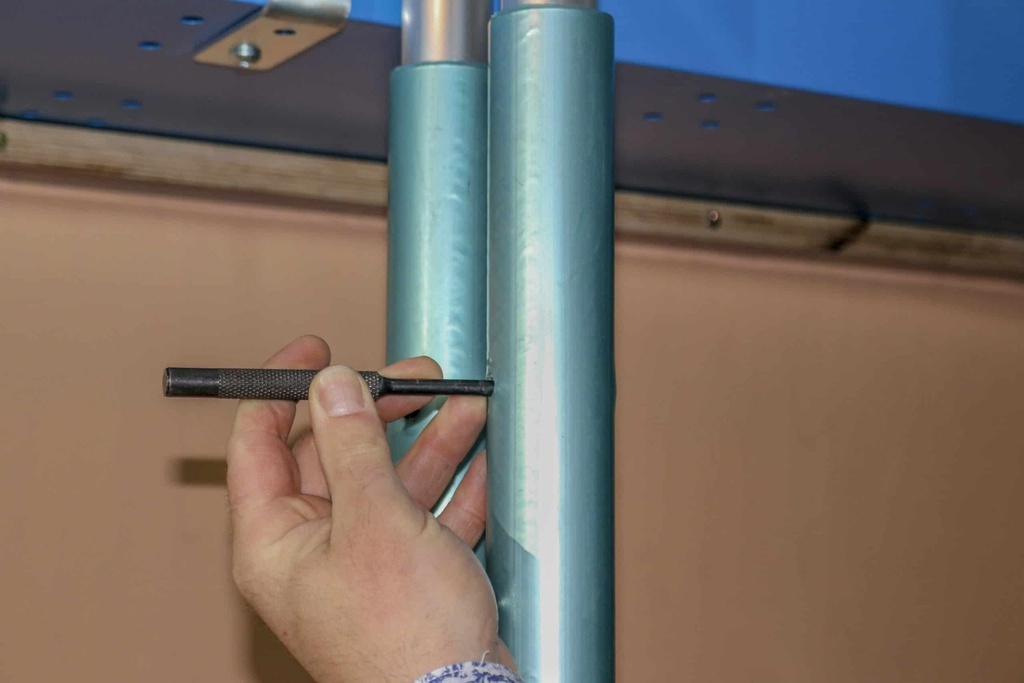 Kit de 4 barres de maintien vertical ALUMINIUM, Revétues Gomme, 1680 à 2050 mm - 2 x 2 Ml de Rail Aluminium Plat RAE/10