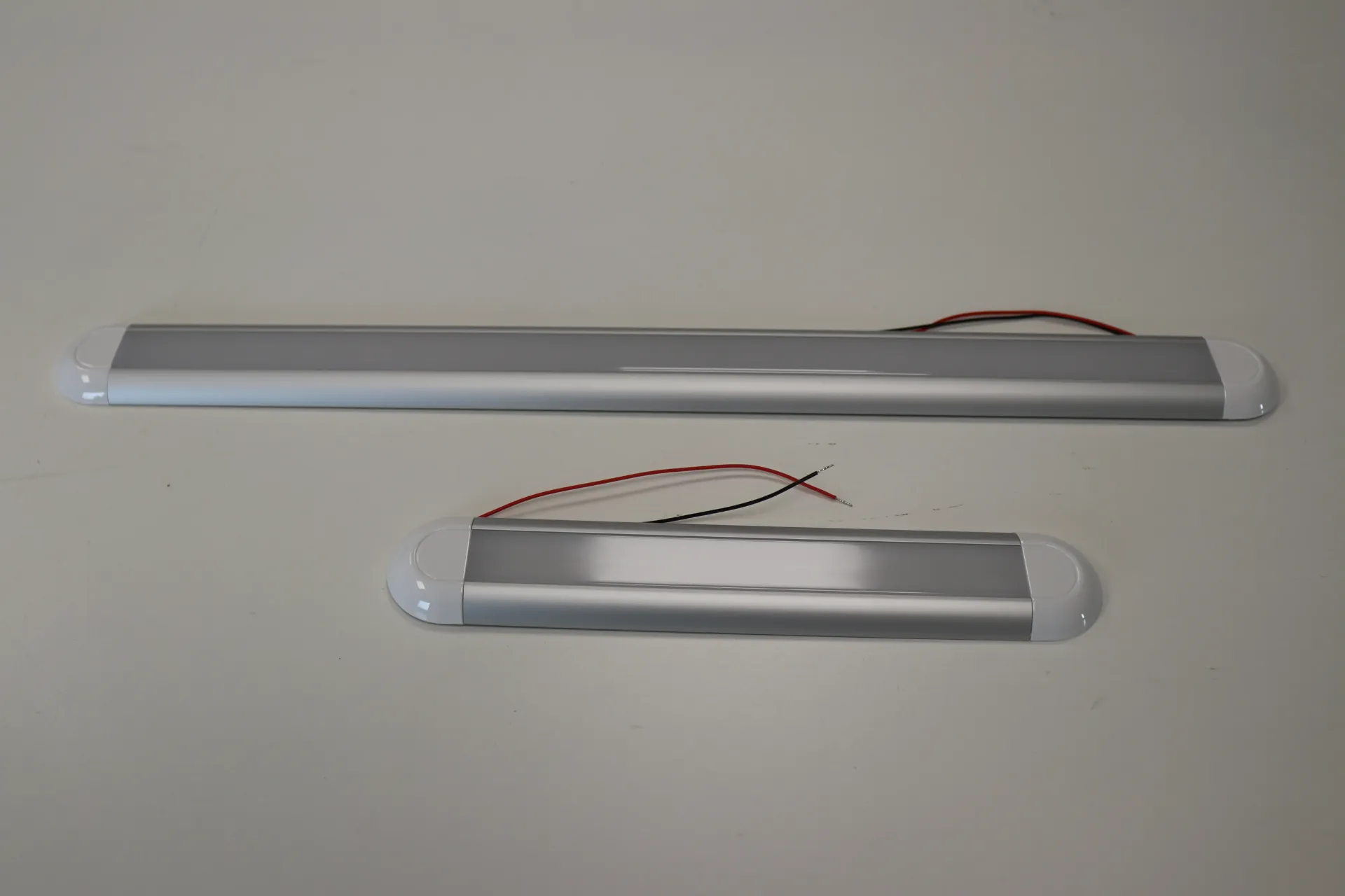 Lampe LED 12V 20W 2.000 Lumen L. 1.000 mm avec interrupteur tactile - Garantie 12 mois