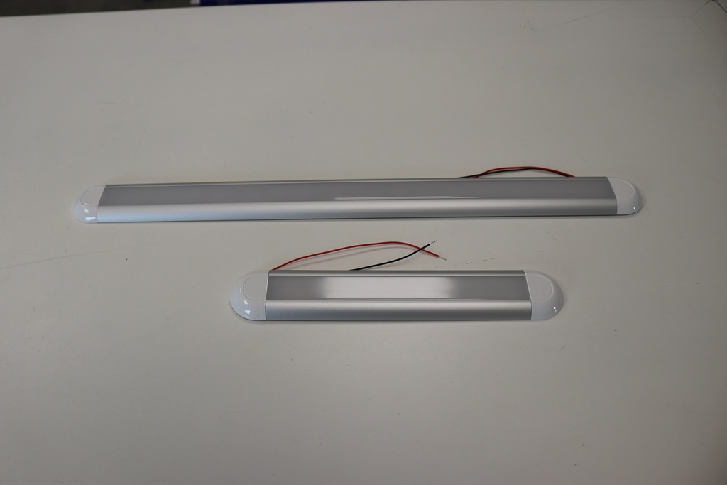 Réglette 12V  LEDS 11.6w 500 Lumens détecteur de mouvement 30sec, Homologué ECE-R10 05 300mm