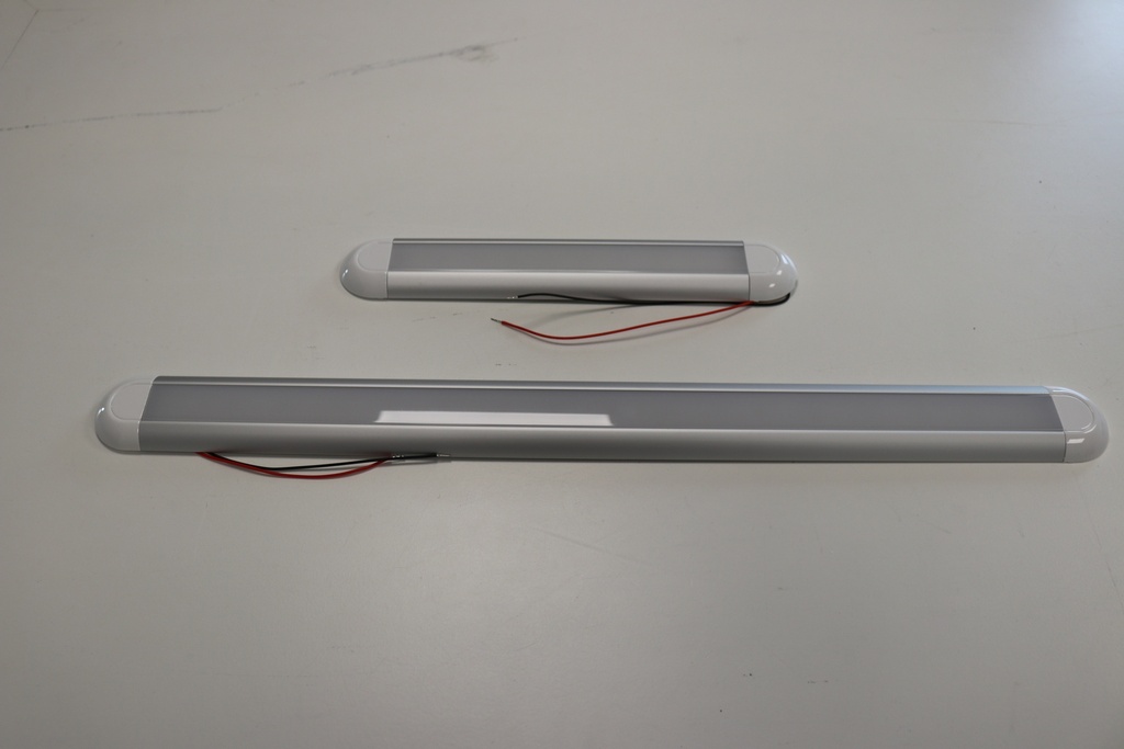 Réglette 12V  LEDS 26.8w  850 Lumens avec détecteur de mouvement 30sec, Homologué ECE-R10 05 600MM