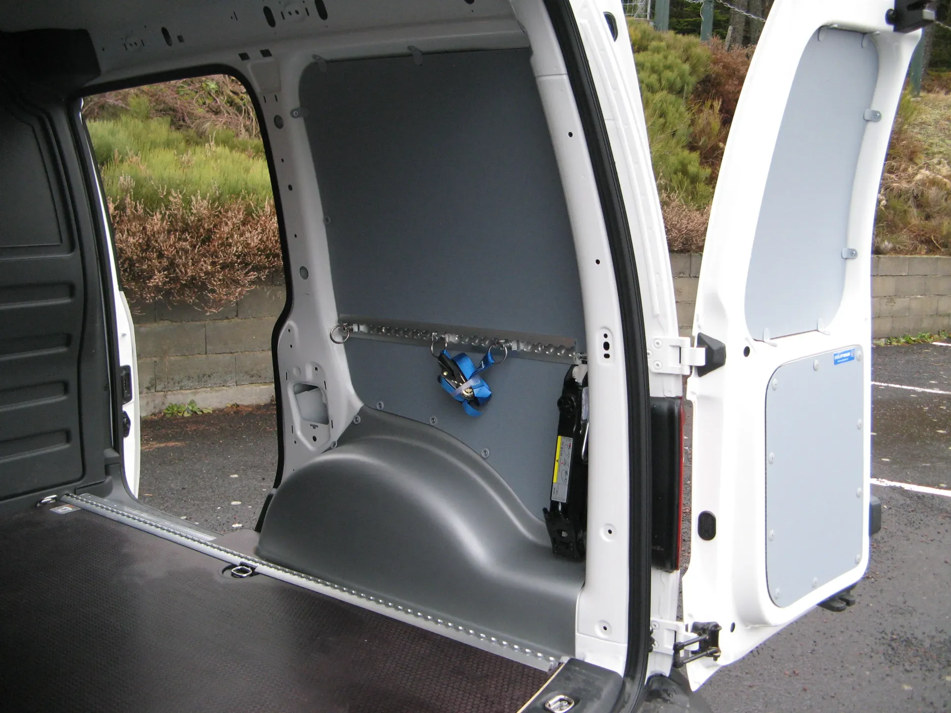 [K4MI024] Couvre-roues - Renault Master/Interstar FWD L+R ABS WAC 