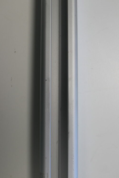 Rail en aluminium pour ancrage crochets au mètre